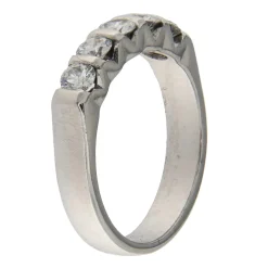 Anello fedina in oro bianco con diamanti 0,92 ct