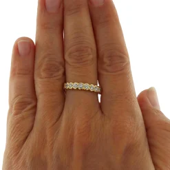 Anello fedina in oro giallo con diamanti taglio brillante 0,68 ct