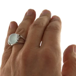 Anello in oro bianco con Berillo varietà Acquamarina – Milky