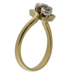 Anello stile antico in oro giallo e argento con diamanti taglio vecchio