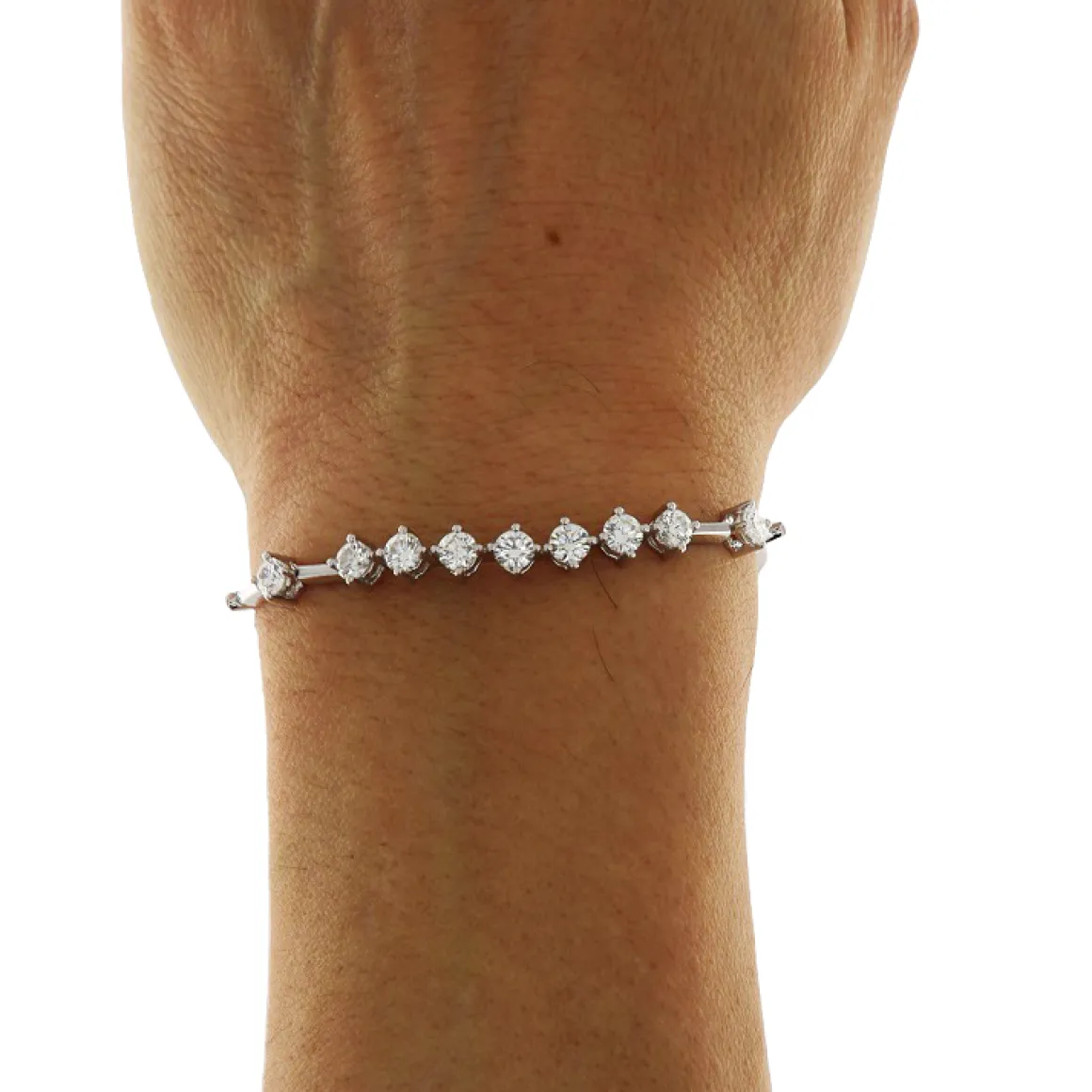 Bracciale semirigido in oro bianco con diamanti 1,89 ct