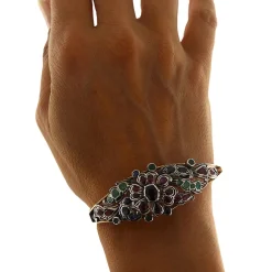 Bracciale stile antico rigido in oro rosa e argento con rubini zaffiri e smeraldi