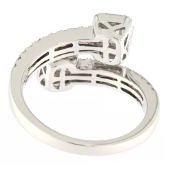 Guidetti | Anello contrarié in oro bianco con diamanti