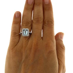 Guidetti | Anello in oro bianco con acquamarina e diamanti 0,38 ct