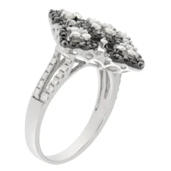 Guidetti | Anello in oro bianco con composizione romboidale di diamanti bianchi e neri