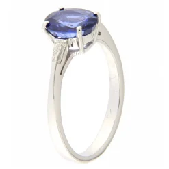 Guidetti | Anello in oro bianco con zaffiro e diamanti taglio baguette