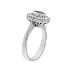 Guidetti | Anello in oro bianco con rubino 0,84 ct e contorno di diamanti