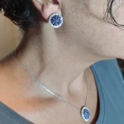 Orecchini in oro bianco con zaffiri e brillanti