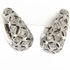 Orecchini in oro bianco con diamanti taglio brillante e huit-huit