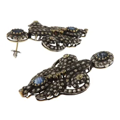 Orecchini in oro giallo e argento con zaffiri e diamanti